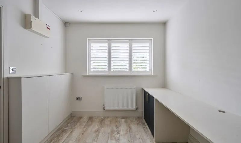 Warren Farm Close, Epsom, KT17, photo 15