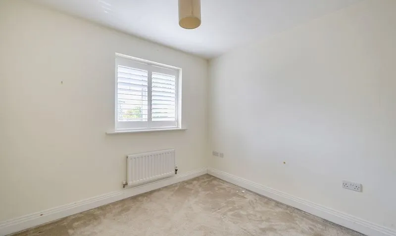 Warren Farm Close, Epsom, KT17, photo 18