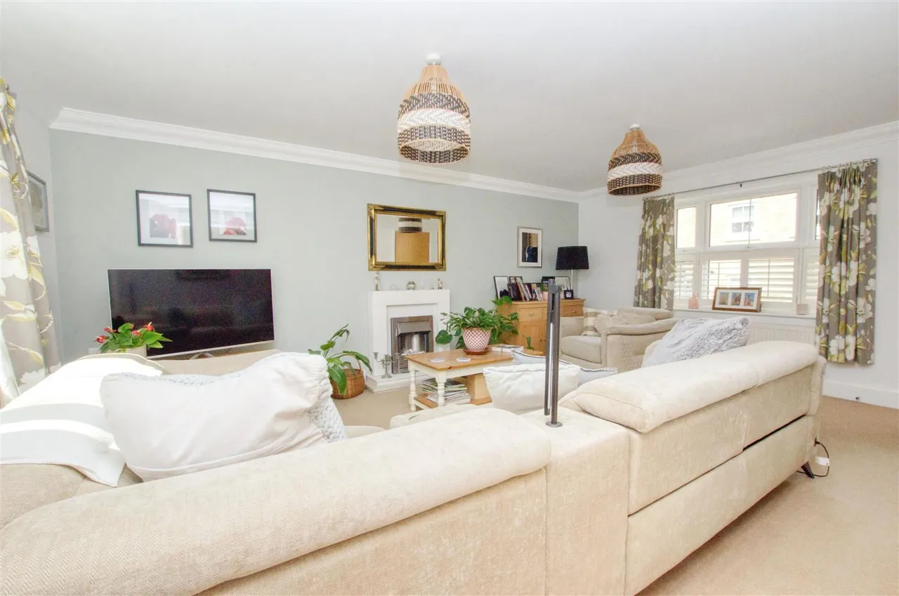 Lyons Place, Hedge End, Southampton, SO30 0JB, photo 5