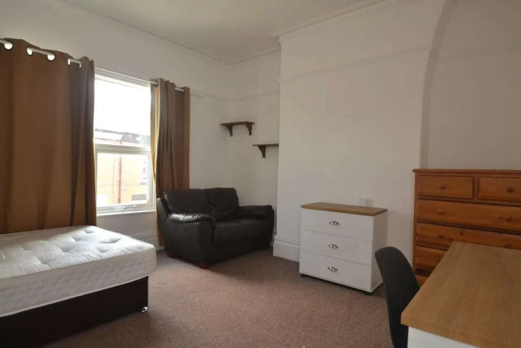 Albion Road, Fallowfield, M14, photo 6