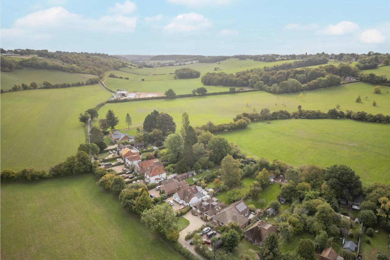 Bottom Road, High Wycombe, HP14, photo 23