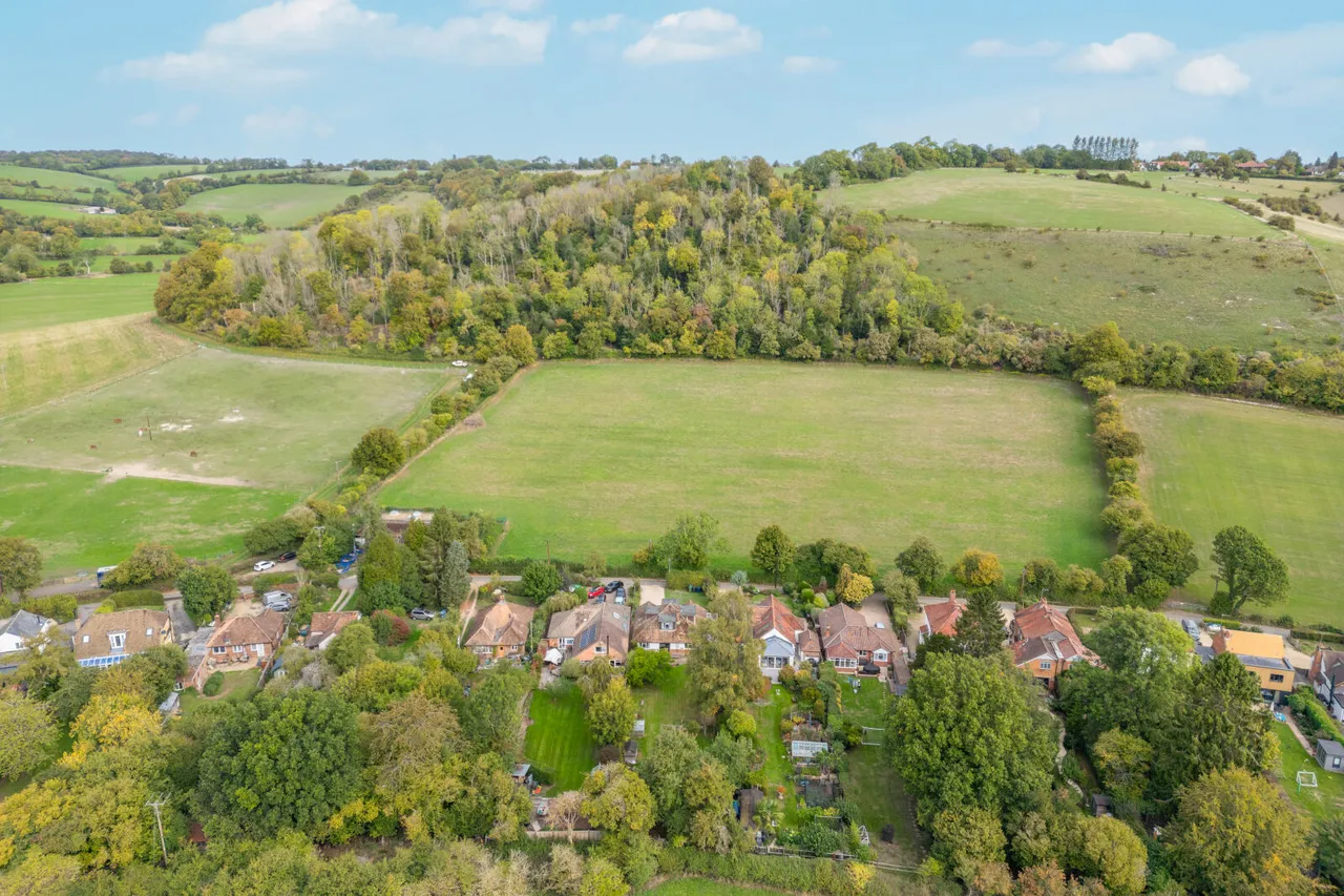 Bottom Road, High Wycombe, HP14, photo 2