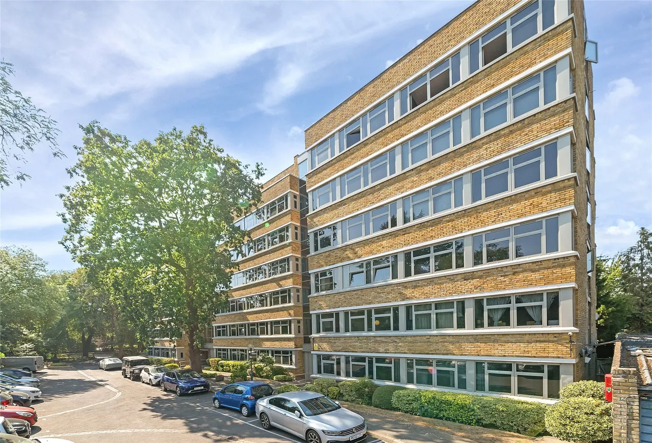 2 bed flat for sale — Holly Tree Close, Southfields, London, SW19