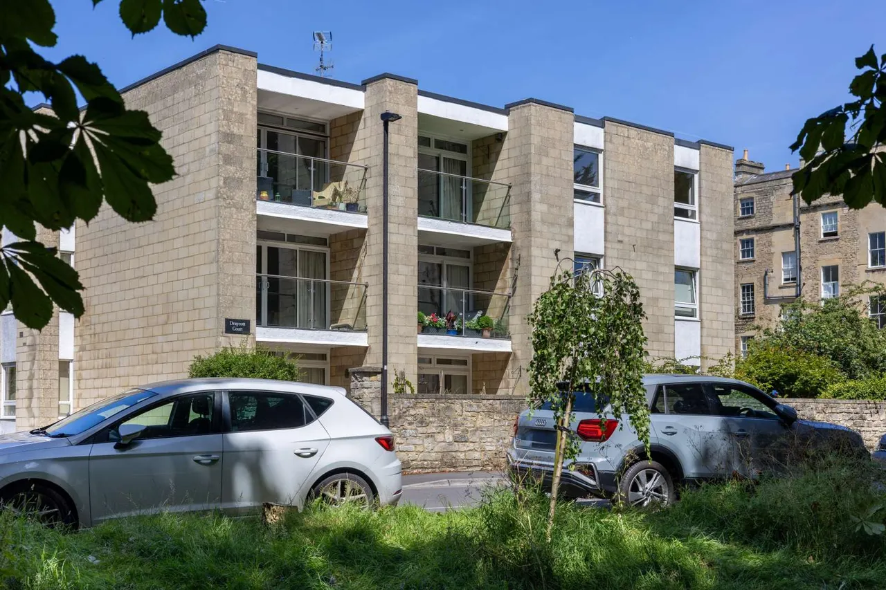 Henrietta Gardens, Bath, Somerset, BA2 6LZ, photo 3