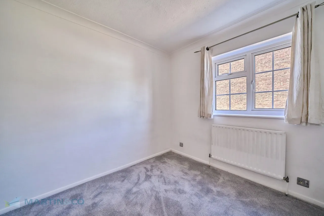 Woking, Surrey, photo 10