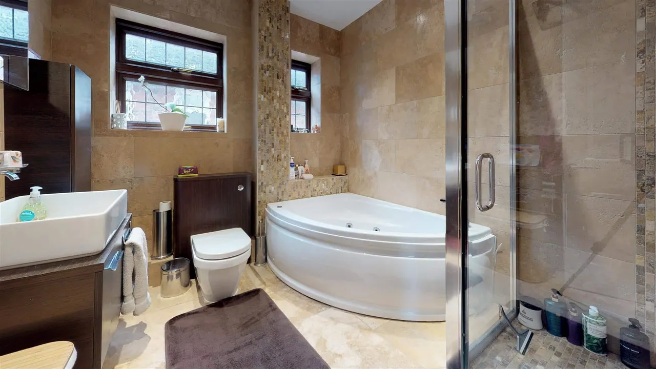 The Lindens, Loughton, photo 7