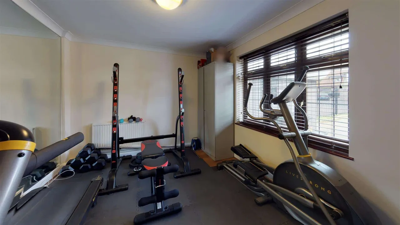 The Lindens, Loughton, photo 5