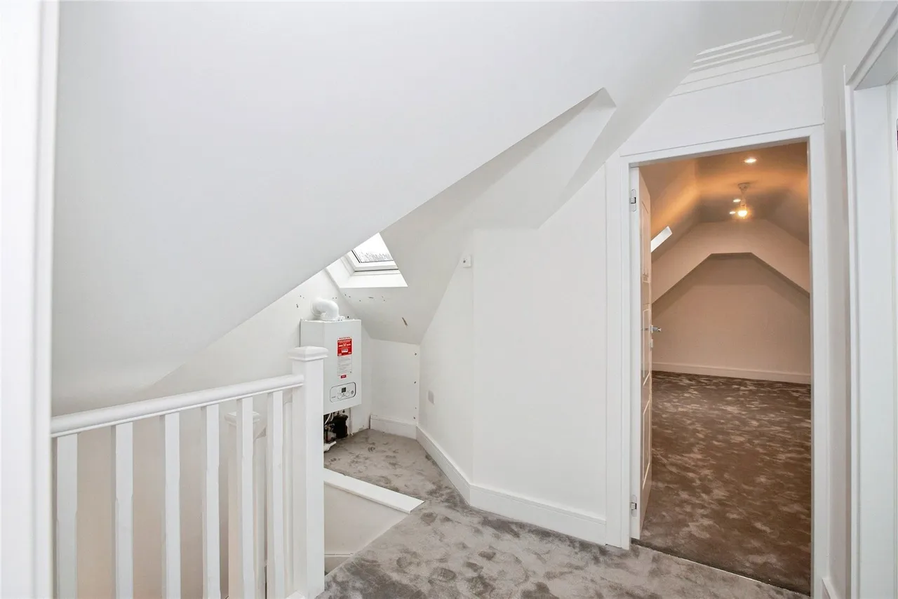 Perkins Road, Ilford, IG2, photo 9