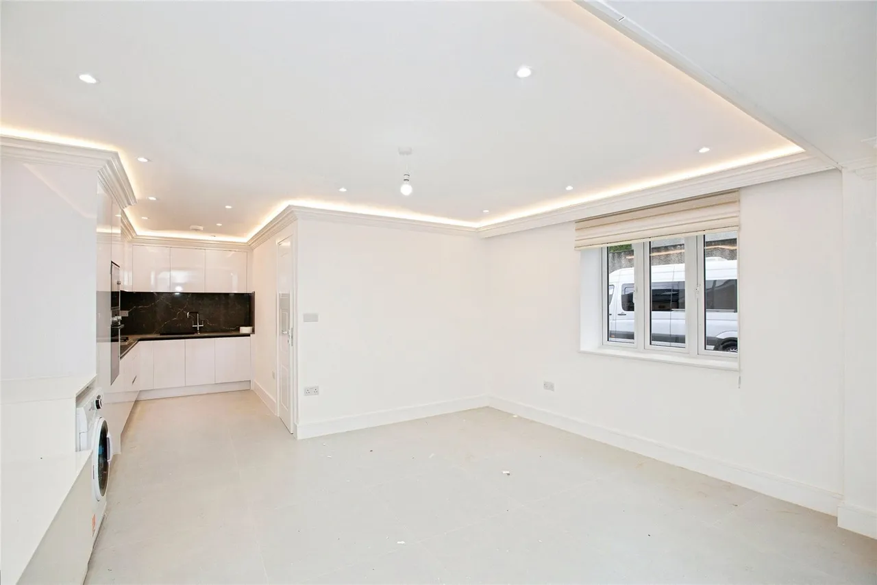 Perkins Road, Ilford, IG2, photo 5
