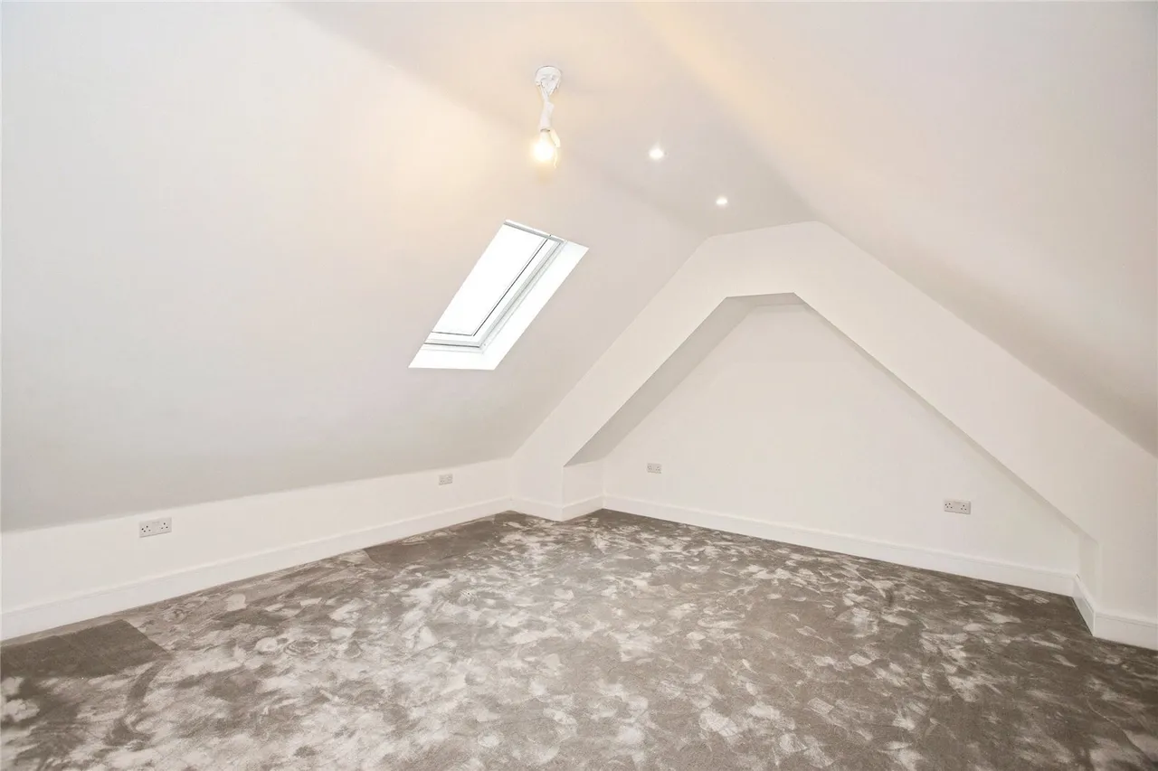 Perkins Road, Ilford, IG2, photo 4