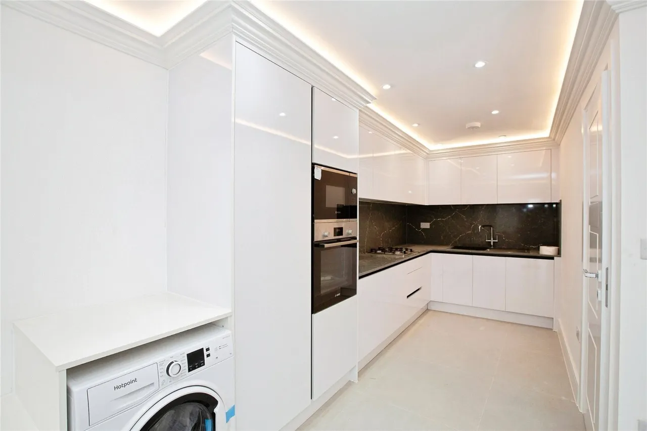 Perkins Road, Ilford, IG2, photo 3