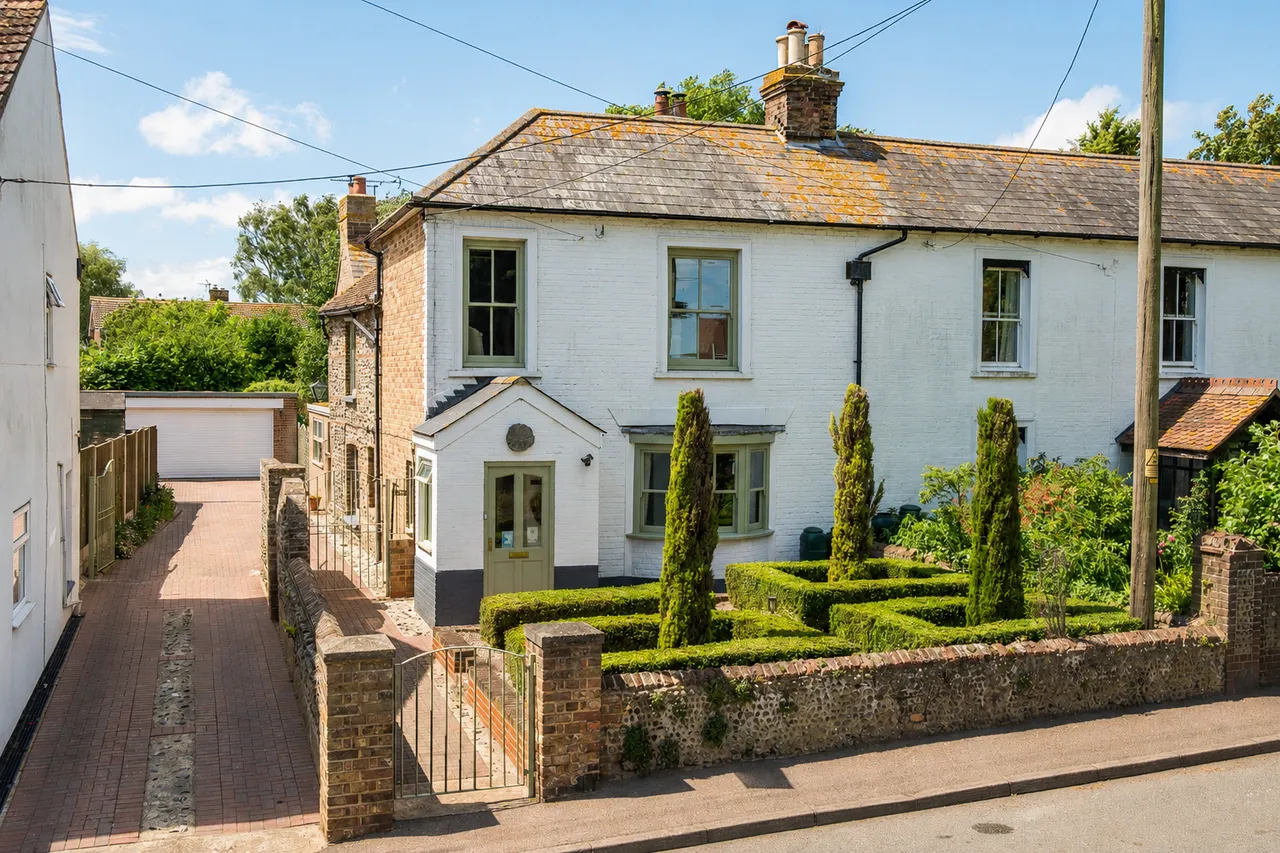 4 bed property for sale, Tothill Street, Minster