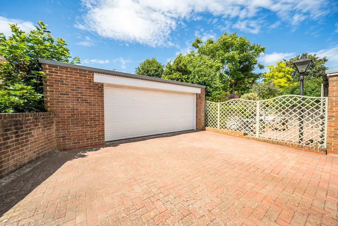 Tothill Street, Minster, photo 30