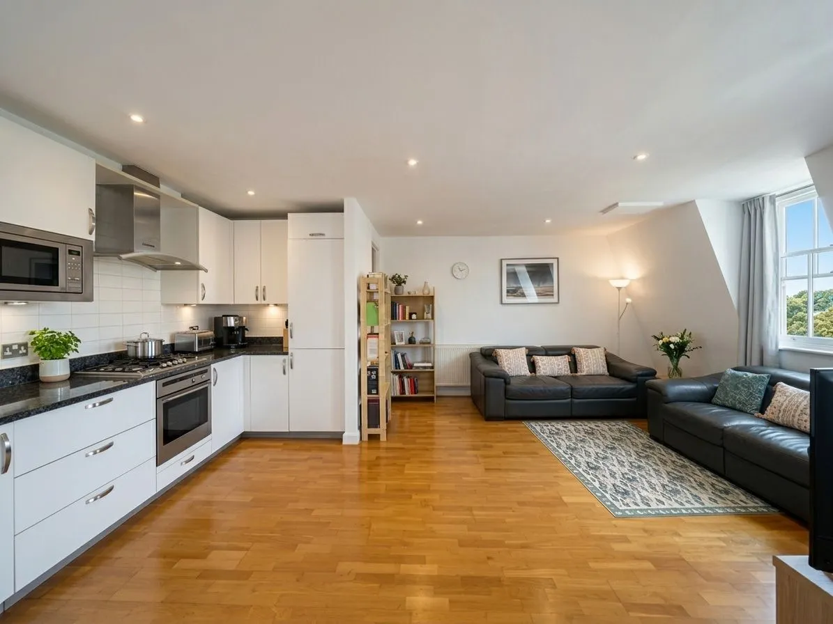 2 bed flat for sale — Calvert Drive, Dartford, DA2 7GB