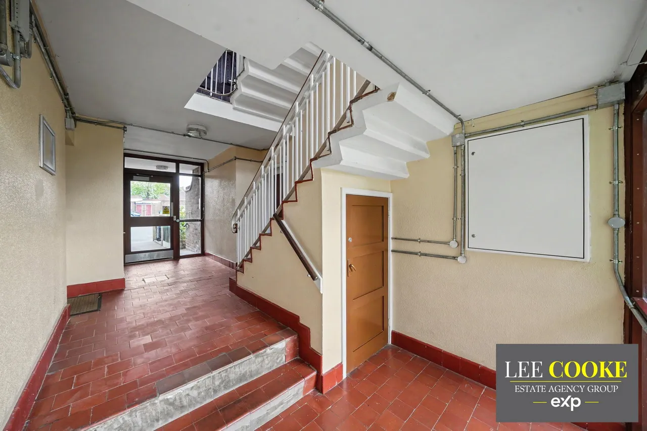Queens Court, Off Cannock Road, Fallings Park, Wolverhampton, WV10 0RN, photo 7
