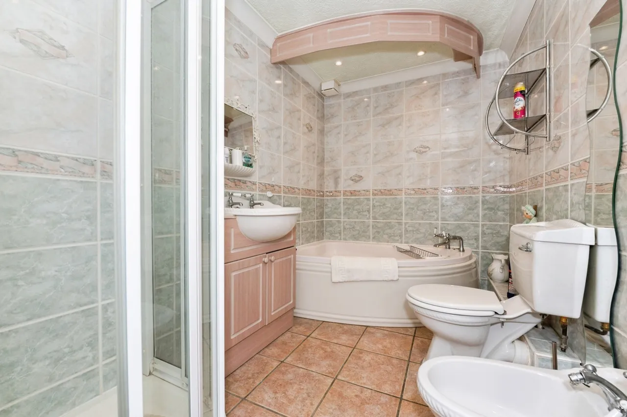Viola Close, South Ockendon, Essex, RM15, photo 14
