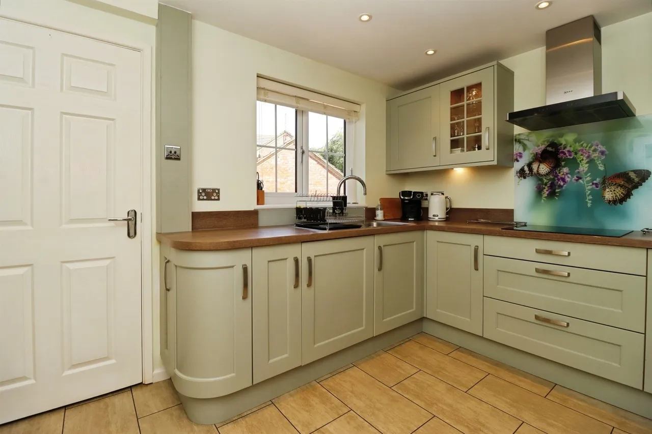 Leighton Close, Wellingborough, photo 5