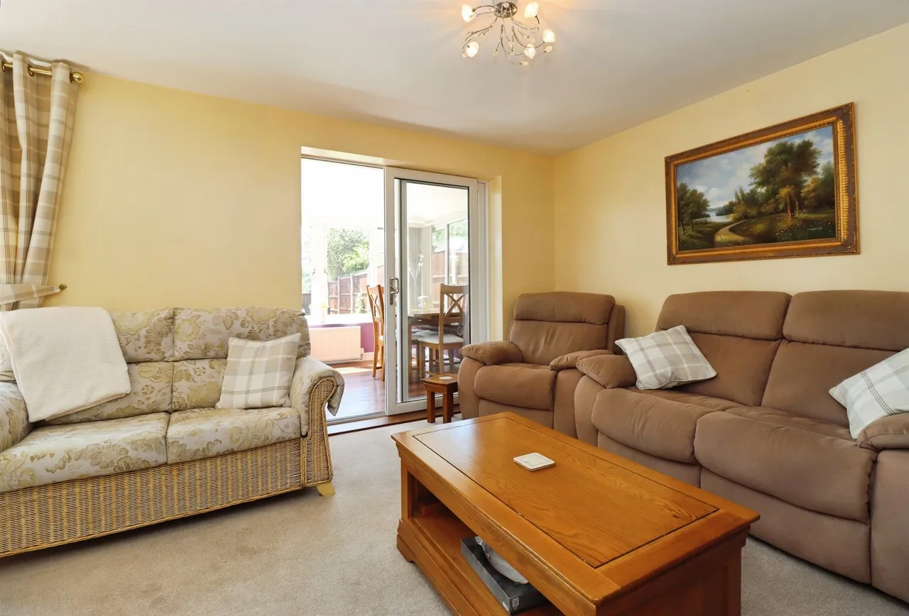 Leighton Close, Wellingborough, photo 2
