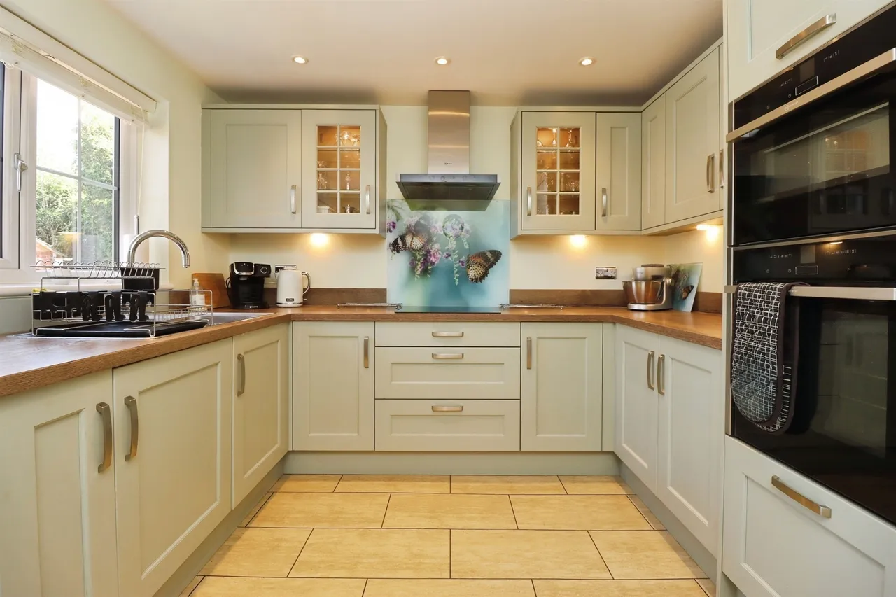 Leighton Close, Wellingborough, photo 4