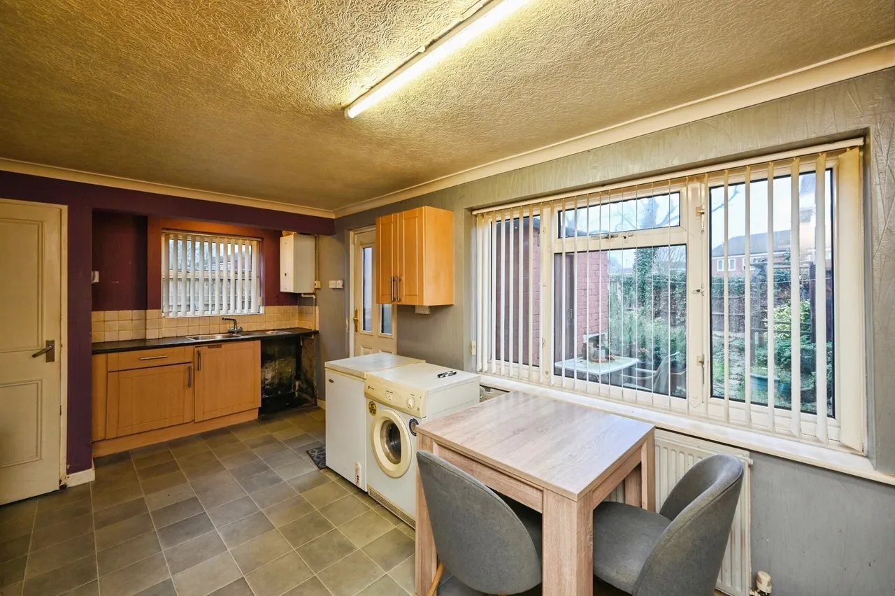 Chestnut Grove, Mansfield Woodhouse, Mansfield, Nottinghamshire, NG19, photo 2