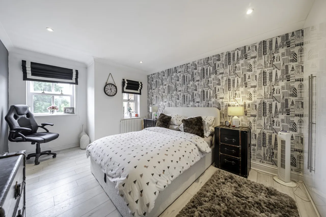 Denham Road, SL0, photo 9