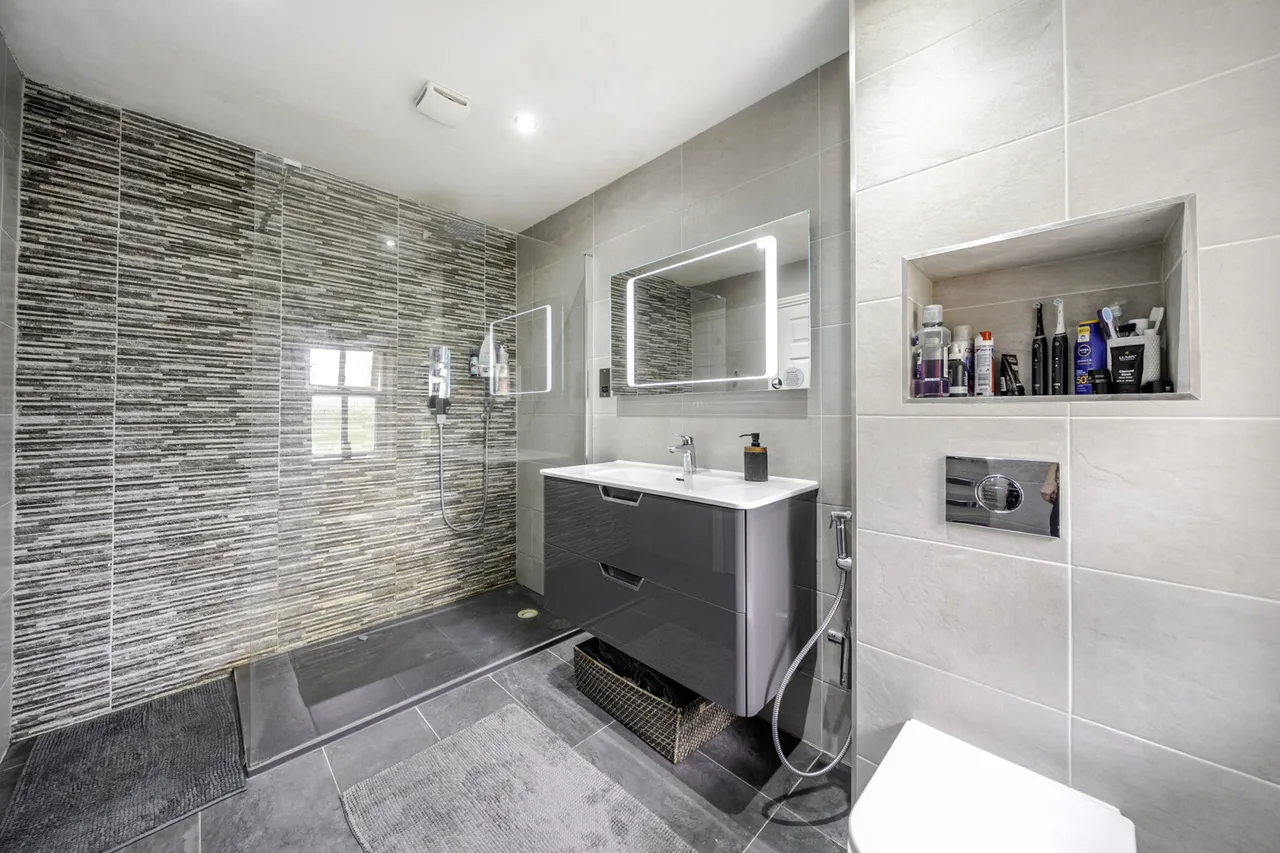 Denham Road, SL0, photo 22