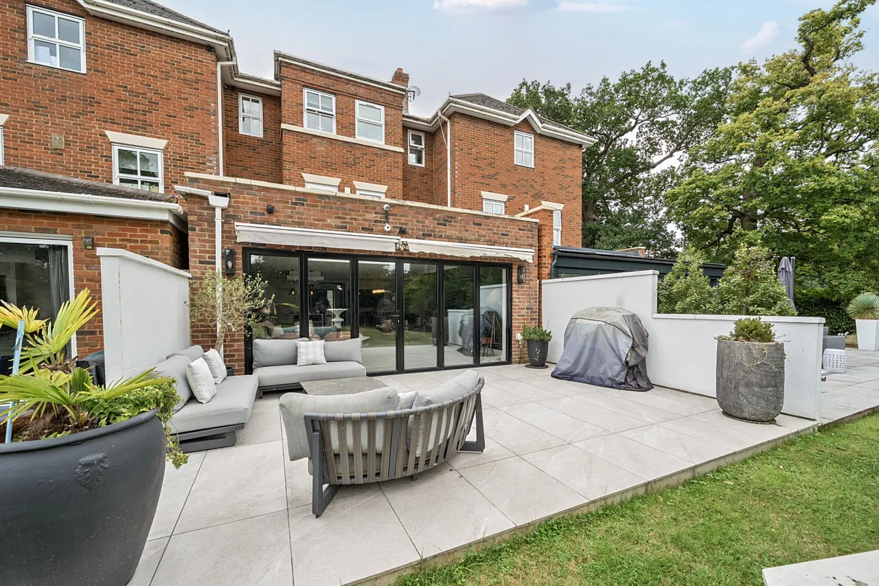 Denham Road, SL0, photo 13