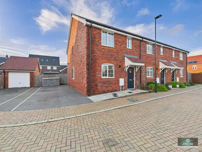 2 bed house for sale — Primula Close, Forgewood