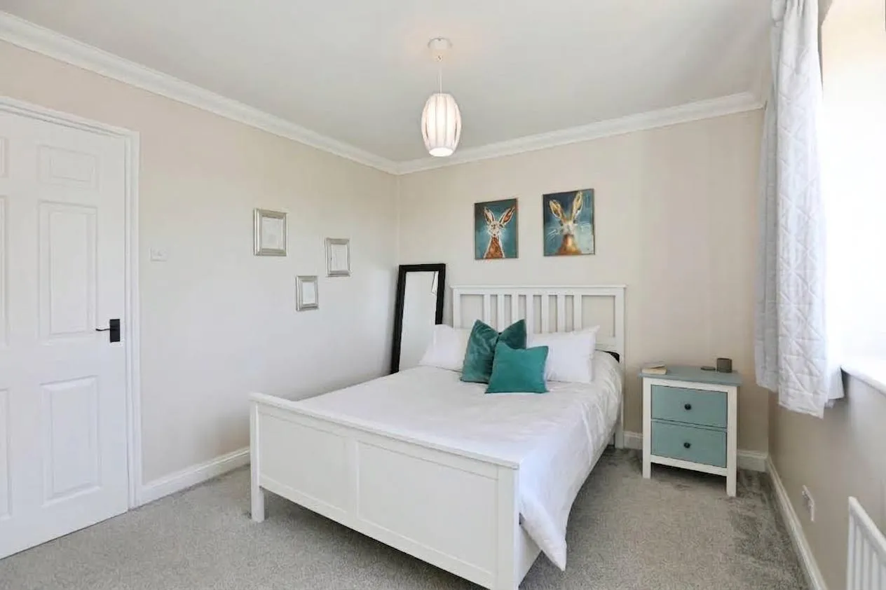 Foxholes, Horsham, RH12, photo 19
