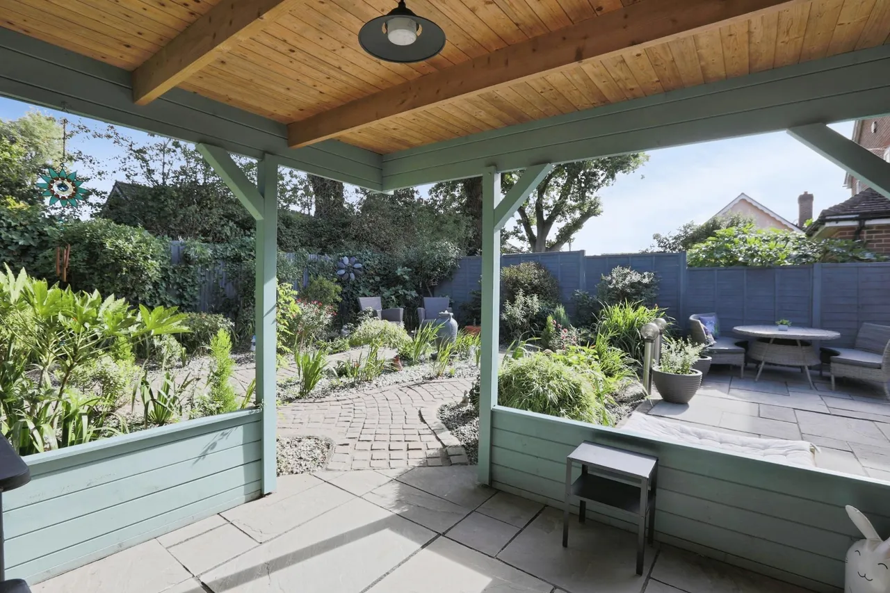 Foxholes, Horsham, RH12, photo 21
