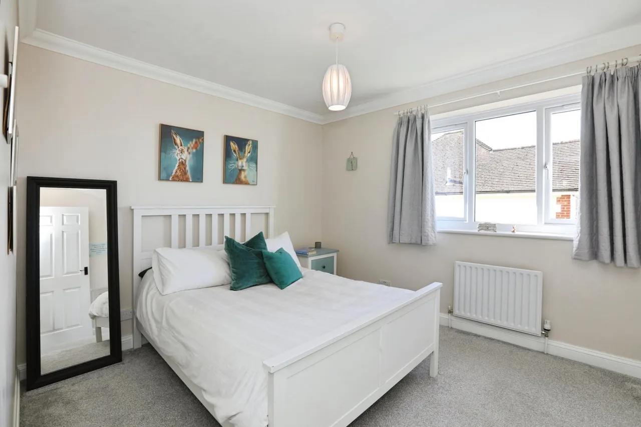 Foxholes, Horsham, RH12, photo 20