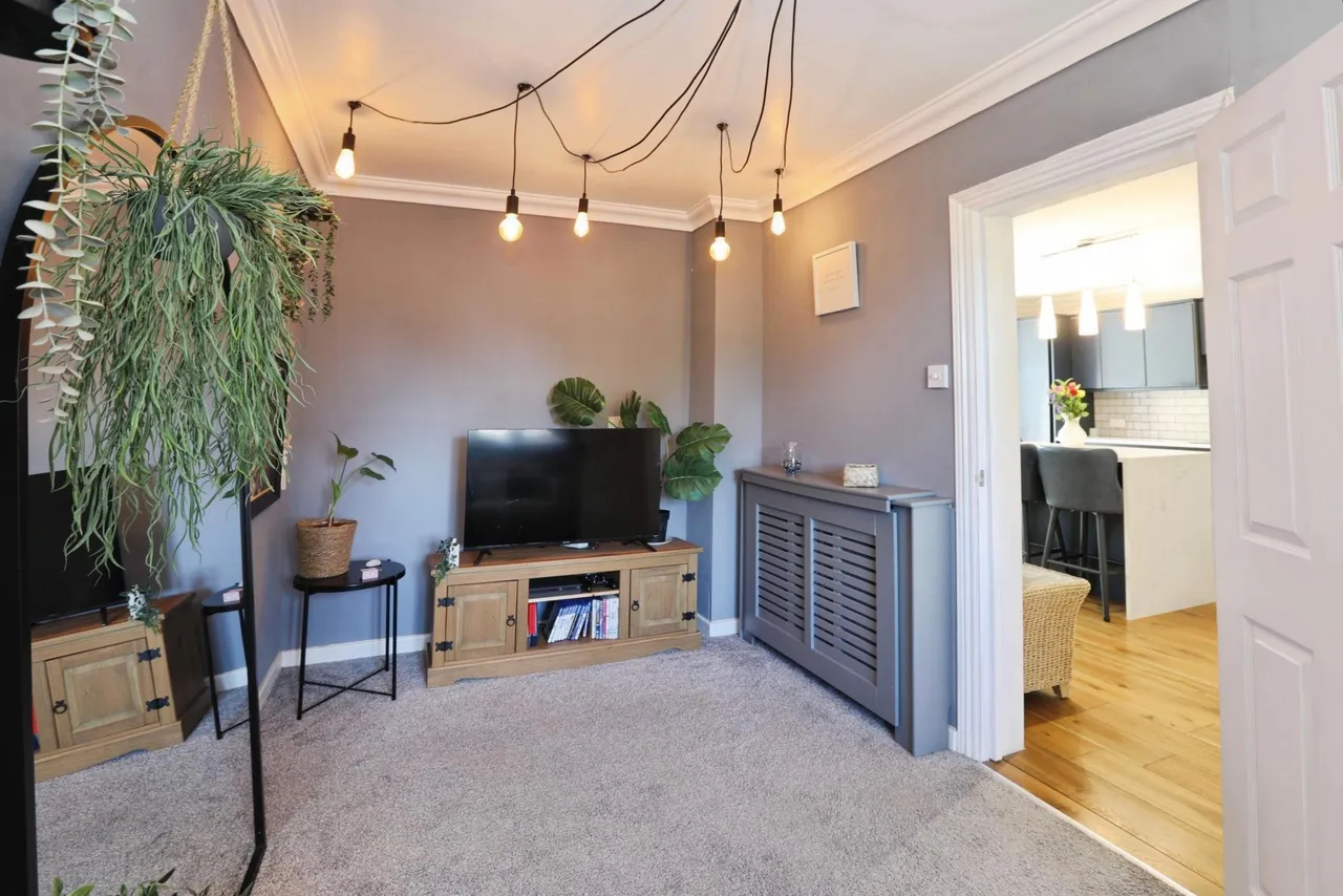 Foxholes, Horsham, RH12, photo 9