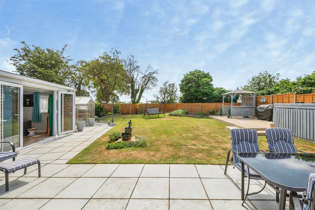 Poplar Drive, Filby, GREAT YARMOUTH, photo 5