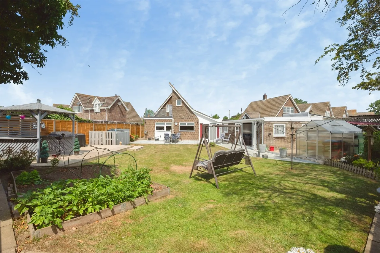 Poplar Drive, Filby, GREAT YARMOUTH, photo 4