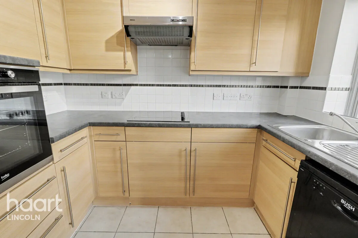 Newport, Lincoln, LN1, photo 6