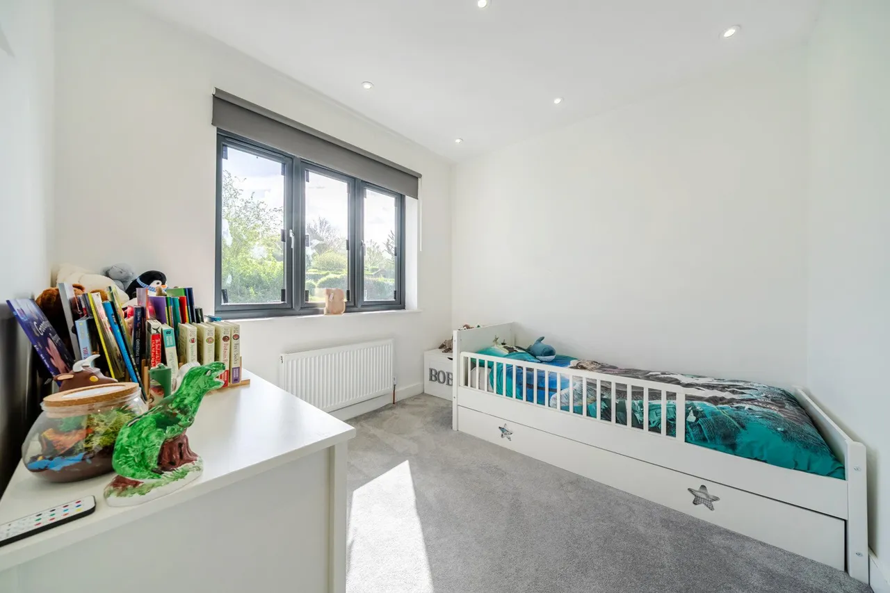 St. Martins Drive, Dartford, DA4, photo 8