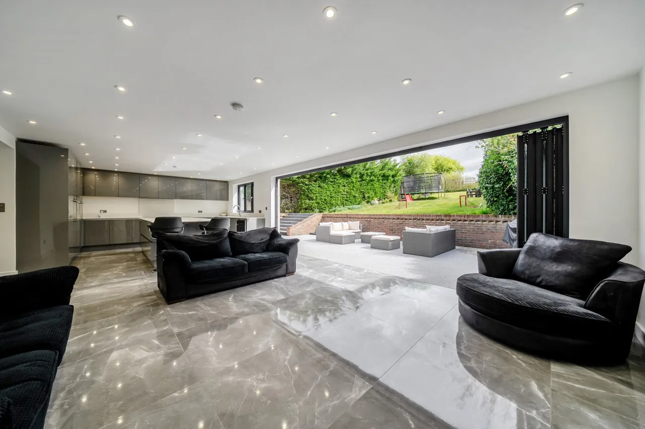 St. Martins Drive, Dartford, DA4, photo 4