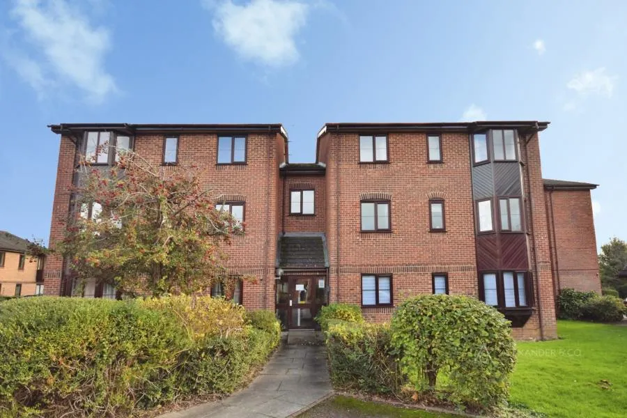 1 bed flat to rent, Poets Chase, Aylesbury, HP21