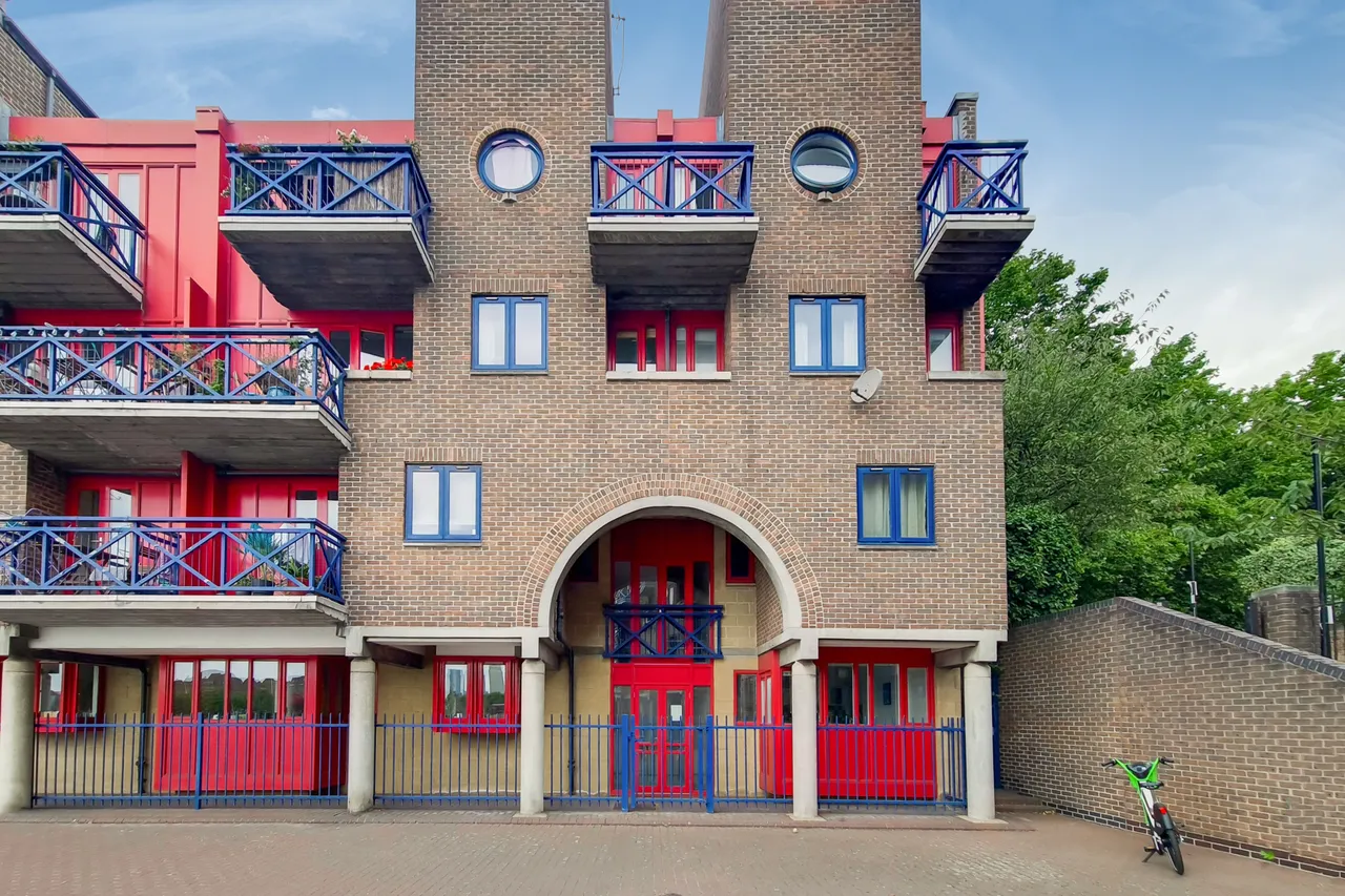 1 bed flat to rent — 5 Maynards Quay, London
