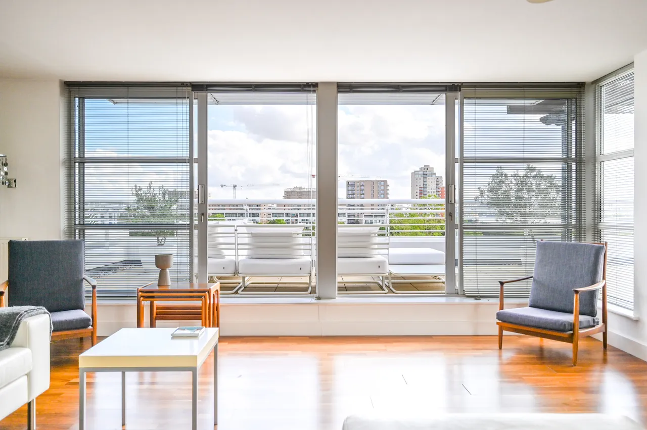 3 bed flat for sale, London, E16