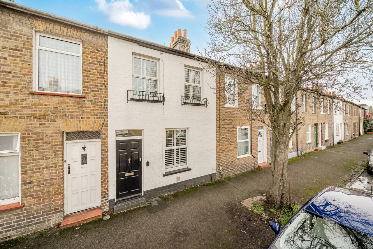 2 bed house for sale — Bexley Street, Windsor, SL4