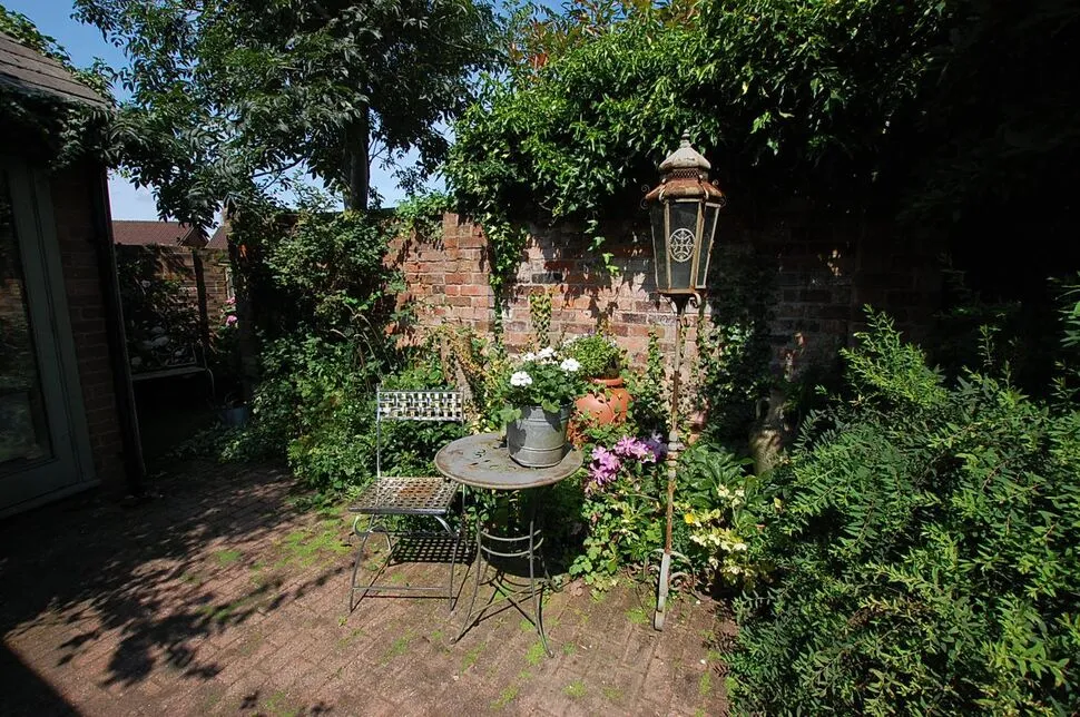 Kings Road, Ashton-under-Lyne, OL6, photo 40