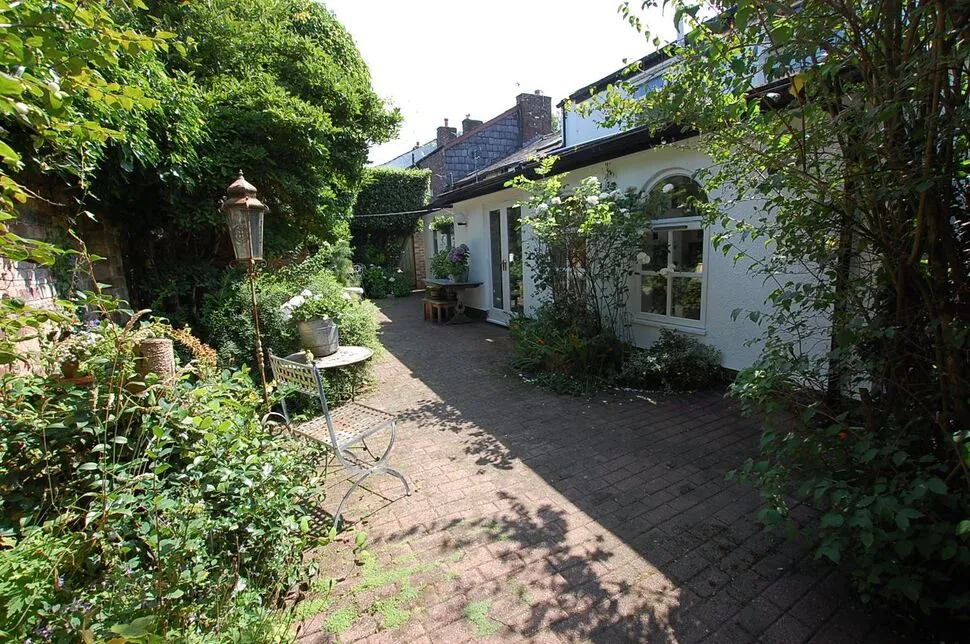 Kings Road, Ashton-under-Lyne, OL6, photo 35
