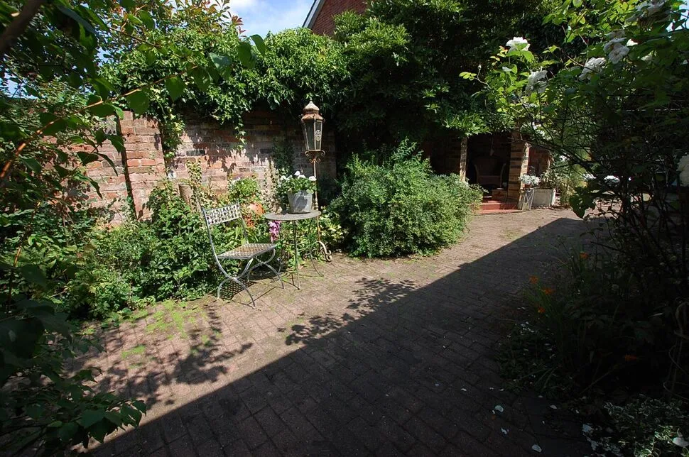 Kings Road, Ashton-under-Lyne, OL6, photo 34