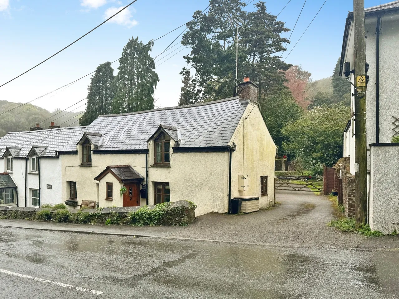 2 bed house for sale, Fore Street, Hessenford, PL11