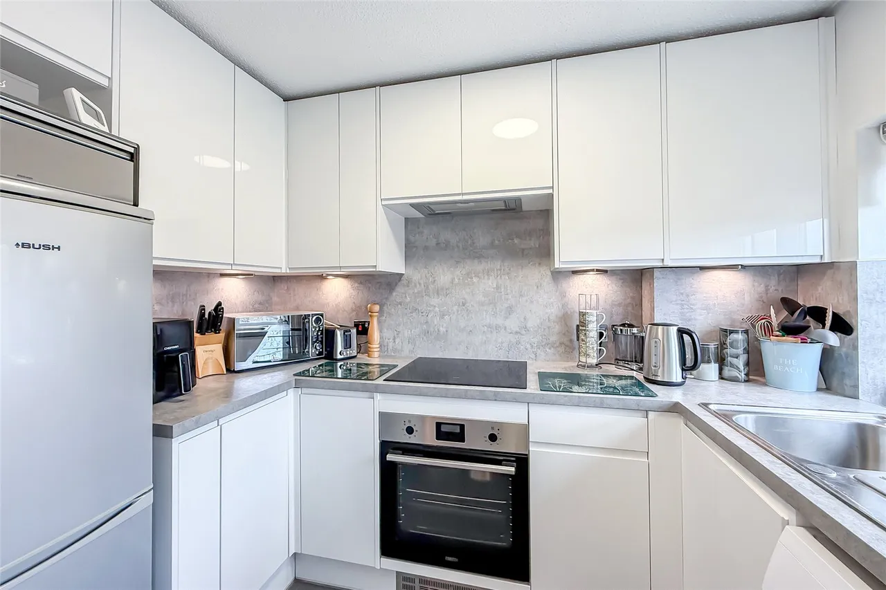 Taylor Close, St. Albans, Hertfordshire, AL4 9YB, photo 11