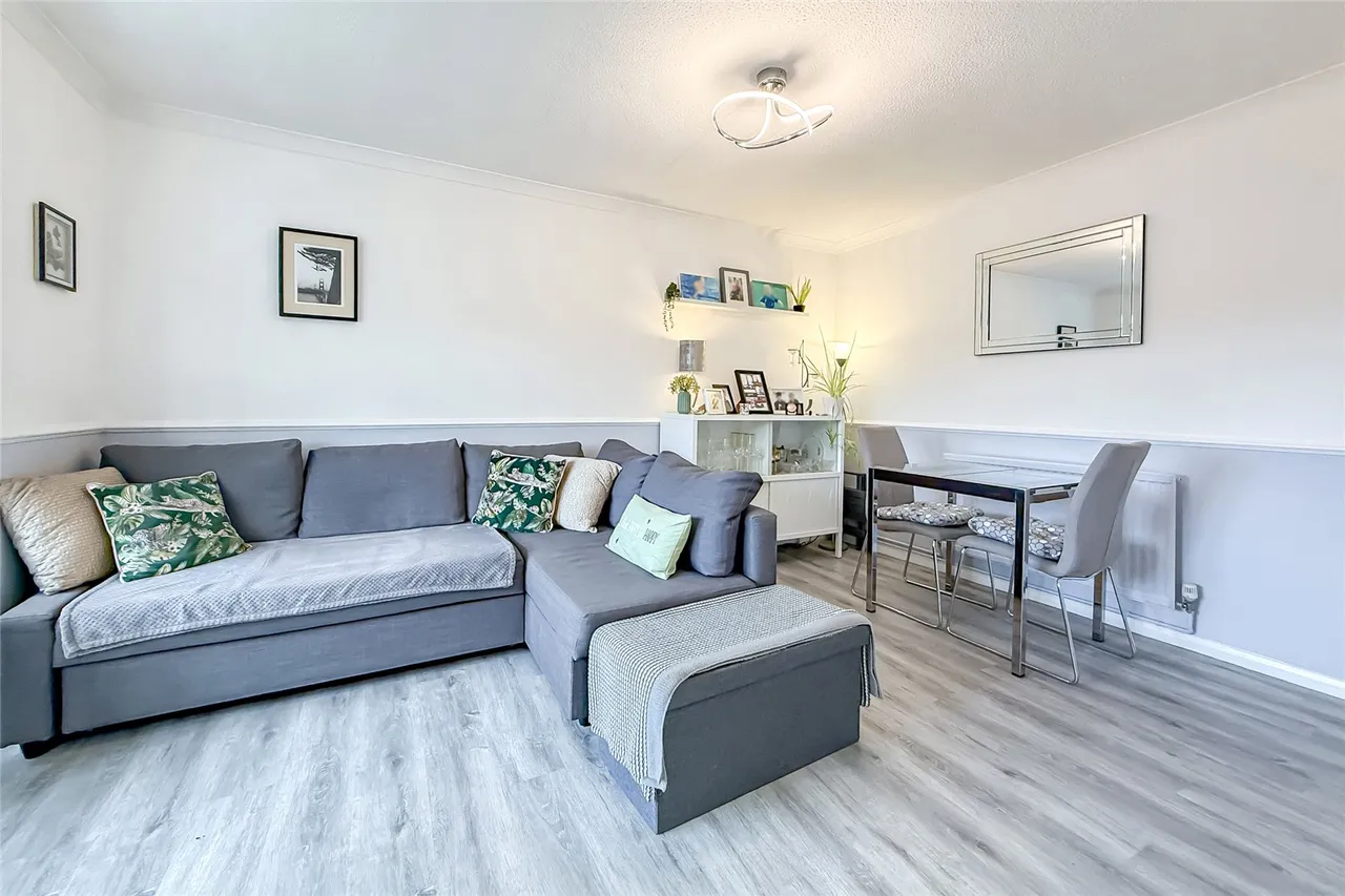 Taylor Close, St. Albans, Hertfordshire, AL4 9YB, photo 13