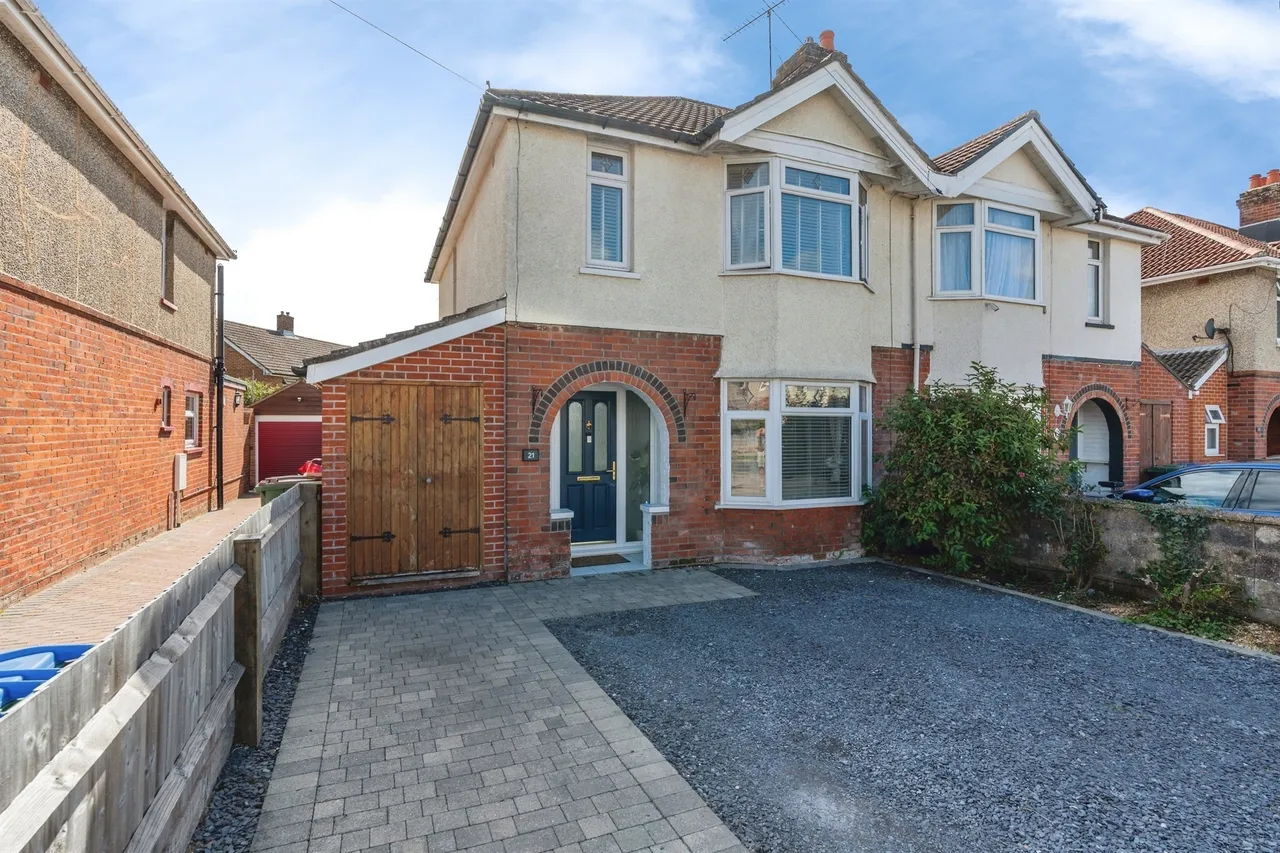 3 bed house for sale — Ashmead Road, Southampton