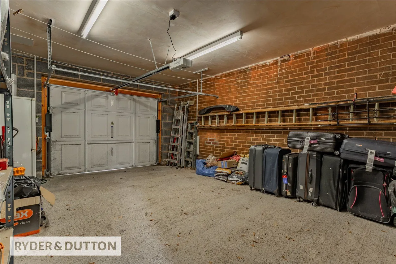 Marsden Close, Thornham, OL16, photo 23