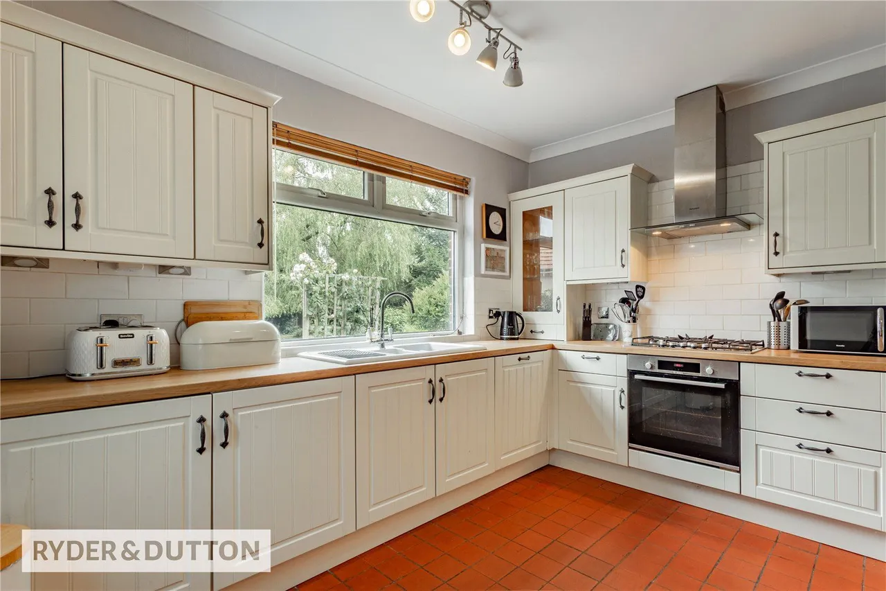 Marsden Close, Thornham, OL16, photo 11